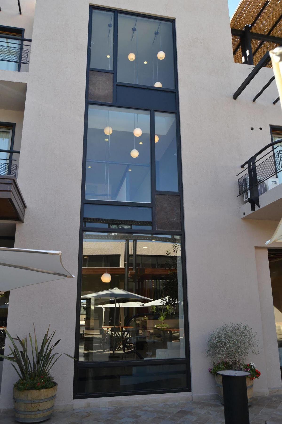 Plaza Paradiso Petit